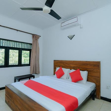 Oyo 479 Water Front Hotel Kandy Exteriér fotografie
