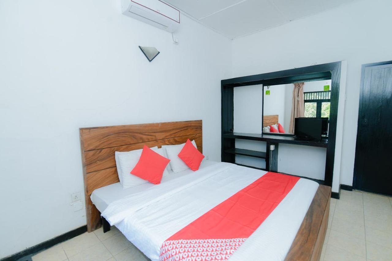 Oyo 479 Water Front Hotel Kandy Exteriér fotografie
